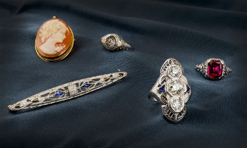 What exactly is vintage jewellery?