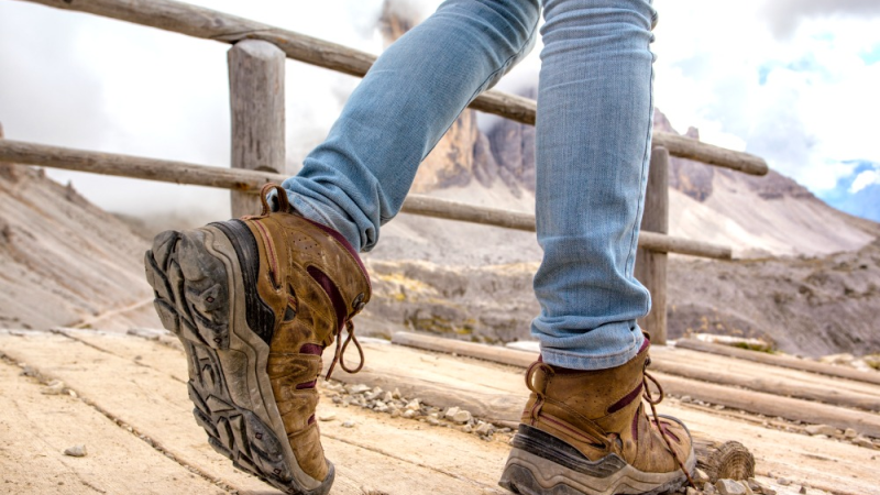 5 Stylish Hiking Boots Women Should Purchase