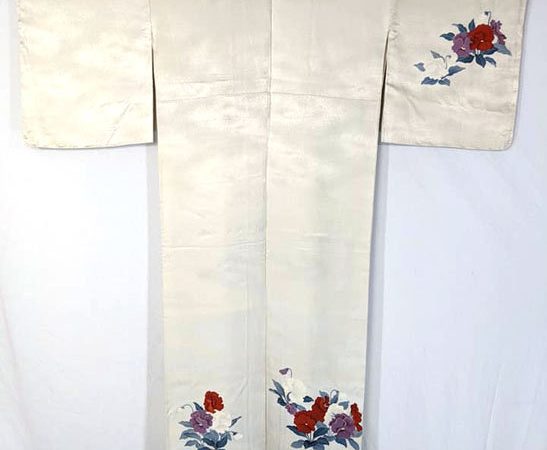 A Few Vital Aspects you should know about the Japanese Kimono 