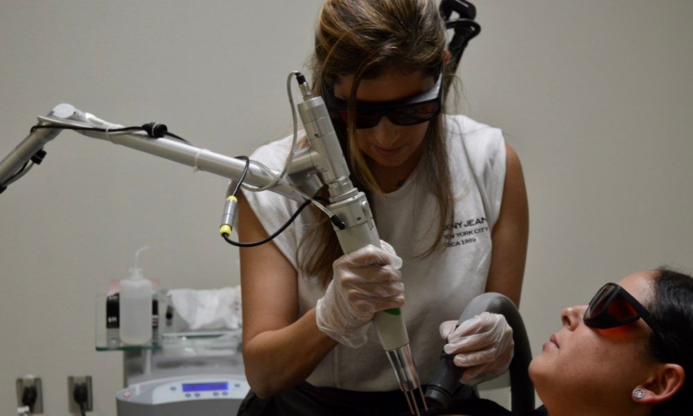 How to find the best laser tattoo removal clinic near you?
