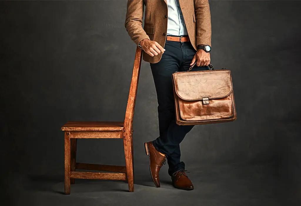 Upstyle Your Professional Wear With A Full-Grain Luxury Briefcase